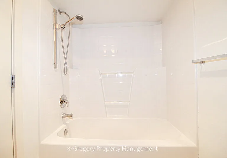 13824 N Creek Dr #802 — Photo 19