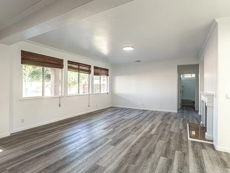 2337 N Silvervale St — Photo 69