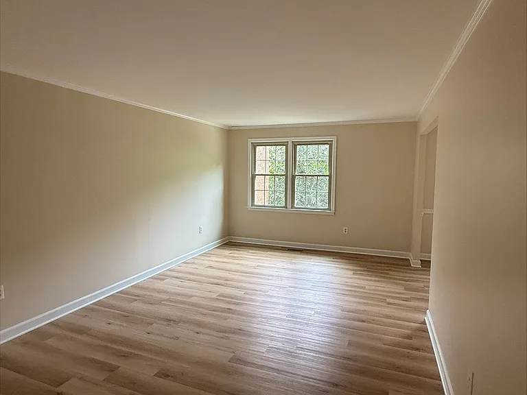 5803 Tudor Ln — Photo 6