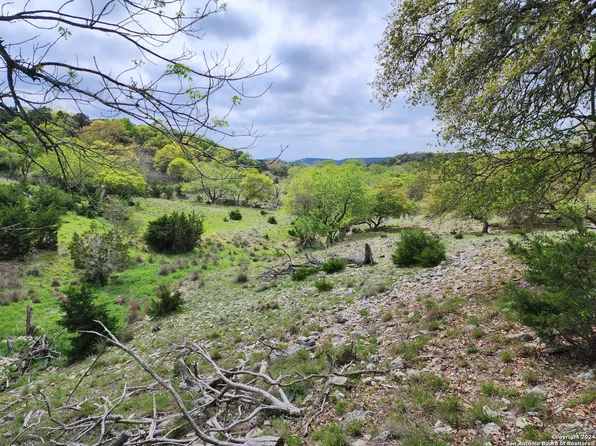 211 SKYVIEW DR, Boerne, TX 78006