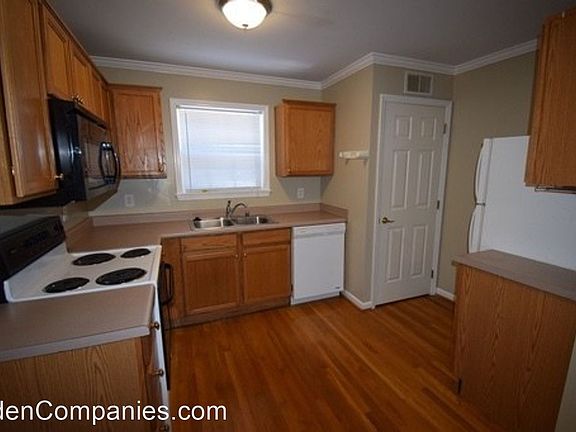2nd image of 271 Lexington Ave