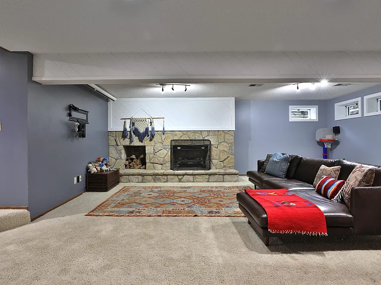 668 Eagle Rdg — Photo 49