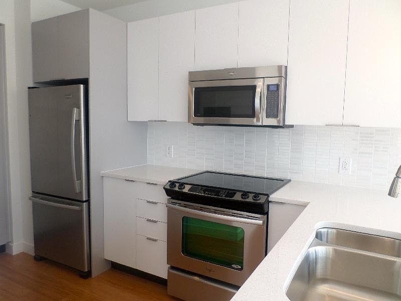 2nd image of 122 Kingston St #701