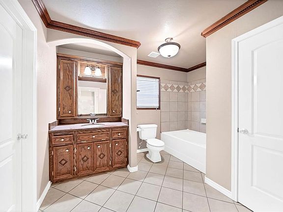 5th image of 2107 Rosemead Dr