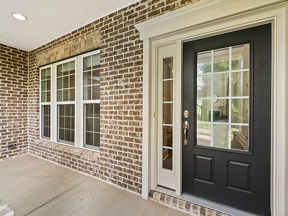 4th image of 724 Thurrock Cir