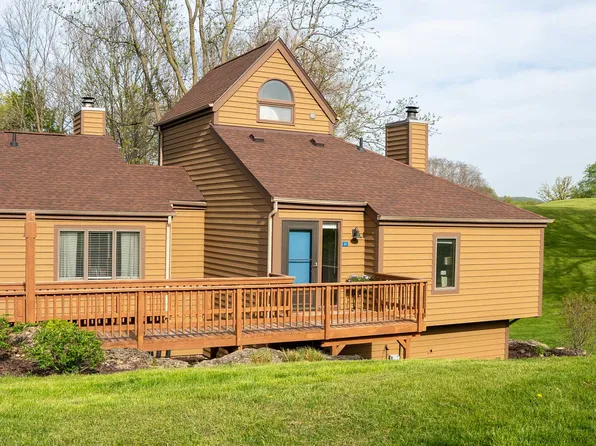 22 Farmstead Ln, Galena, IL 61036