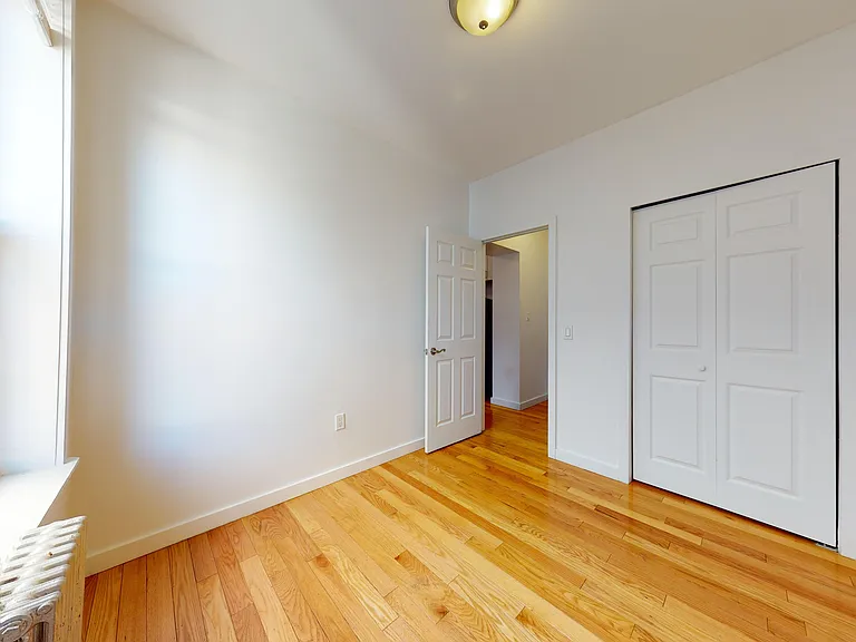 693 9th Ave #4R — Photo 11