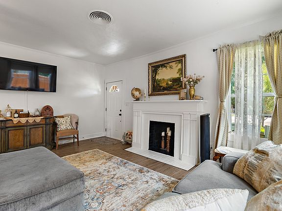 5th image of 1712 Speedway Ave