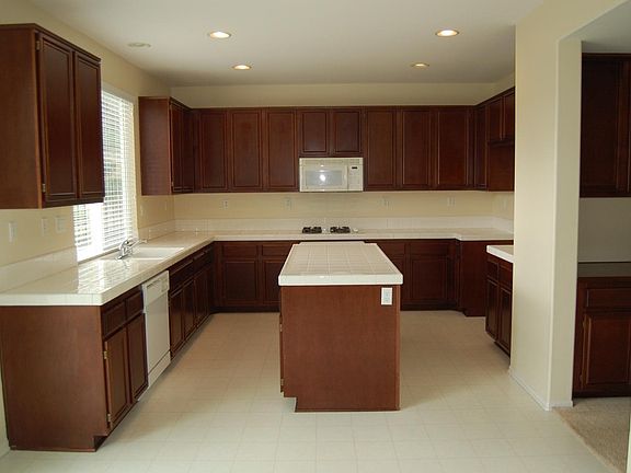 3rd image of 31209 Boulder Ct