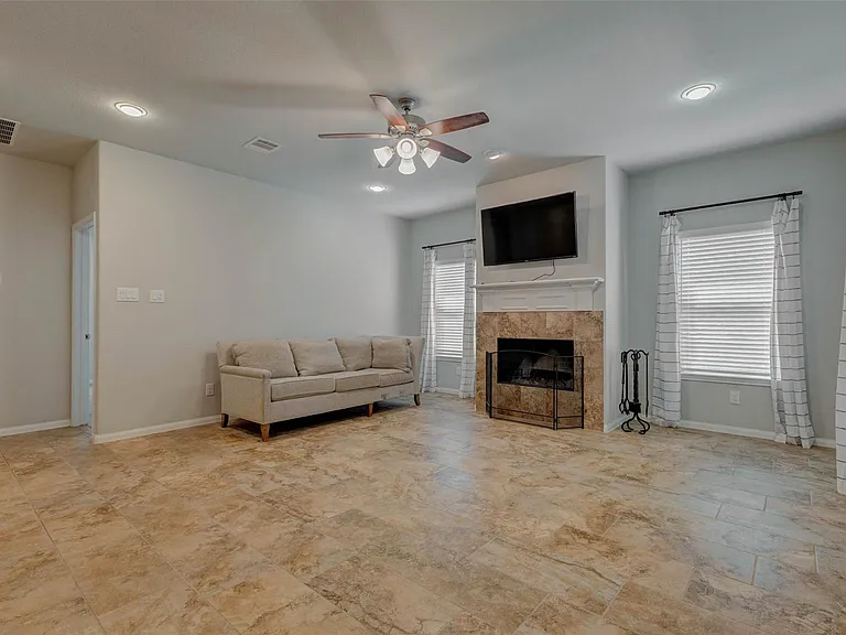 3811 Springcrest — Photo 7