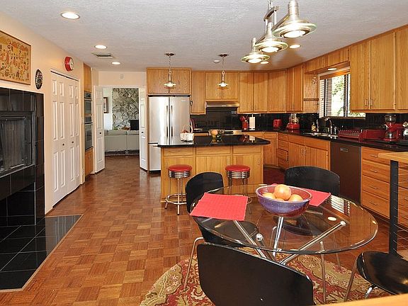 5th image of 2321 S Lakeline Dr