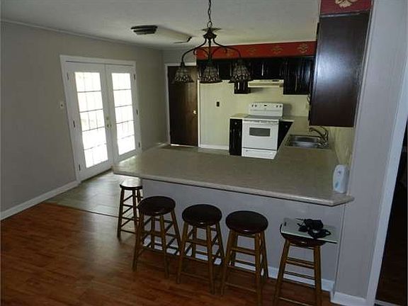 4th image of 311 Vine St