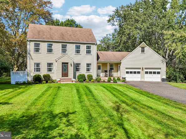 163 N Main St, Cranbury, NJ 08512