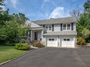 37 Old Stirling Rd, Warren, NJ 07059