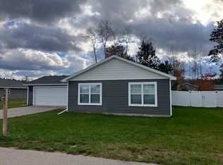 3663 Wren Dr, Traverse City, MI 49685