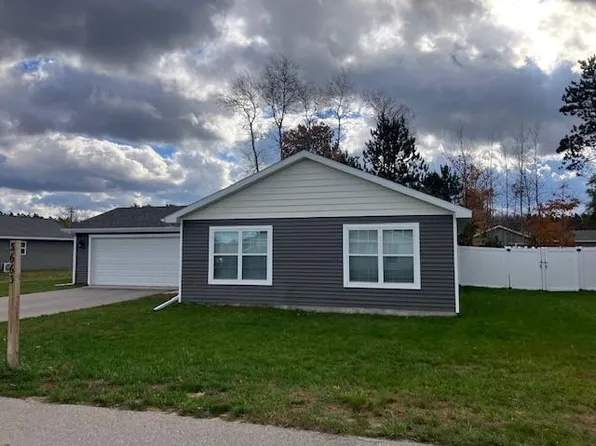 3663 Wren Dr, Traverse City, MI 49685