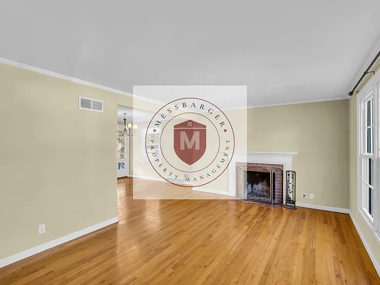 4307 Oxford Rd — Photo 5