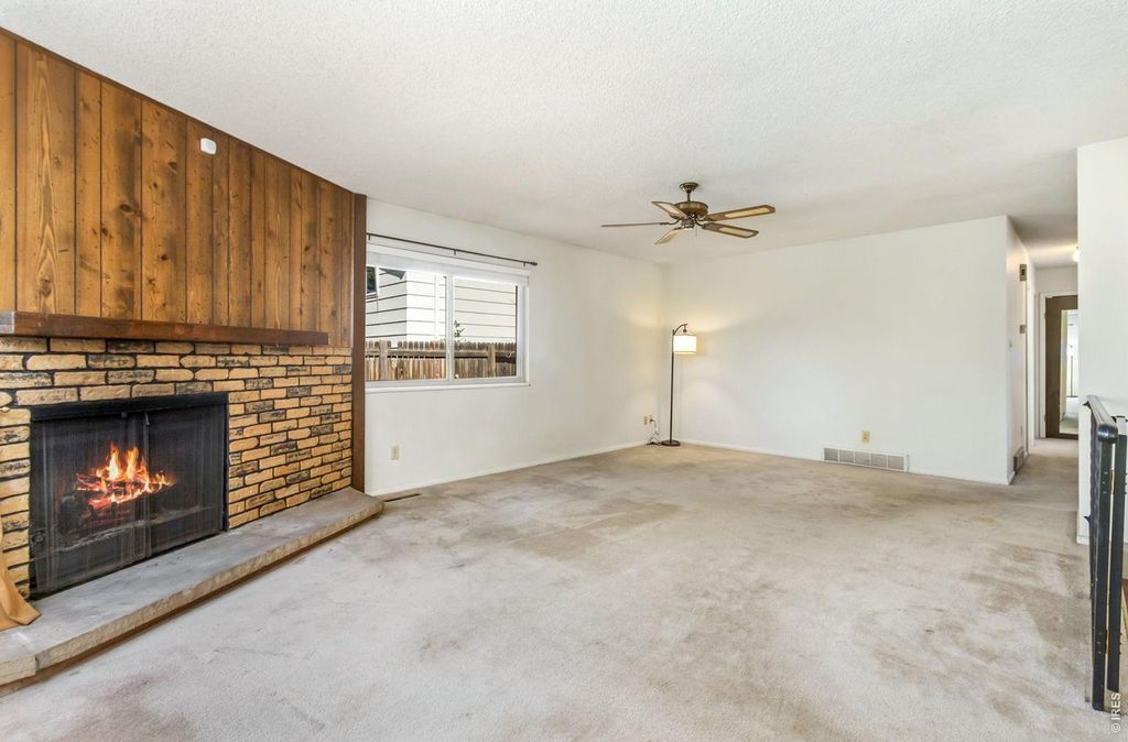 2901 Greentree Cir