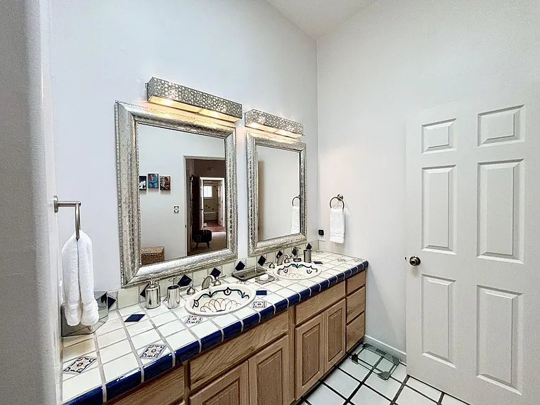 701 E Alameda St — Photo 21