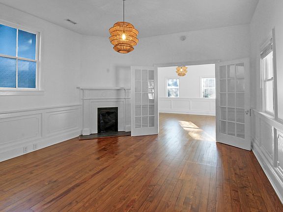 5th image of 16 Moultrie St