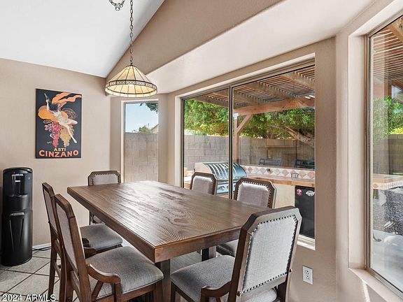 5th image of 1431 W CANARY Way