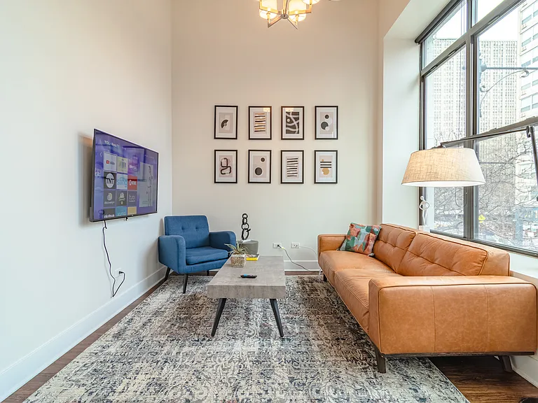 2112 S Michigan Ave #6 — Photo 6