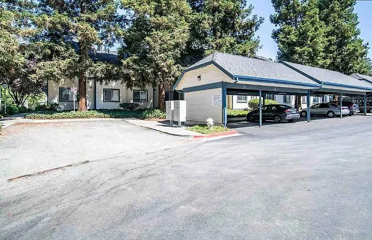 302 Sequim Cmn — Photo 8