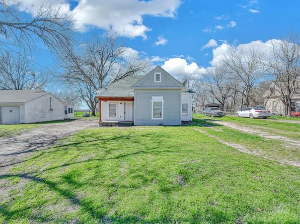 706 Harrel Ave, Bynum, TX 76631