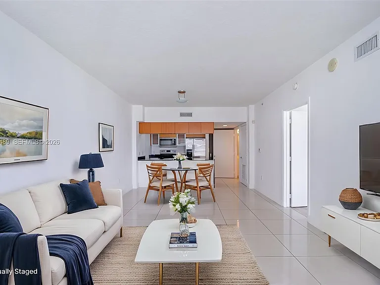 1750 N Bayshore Dr #3809 — Photo 2