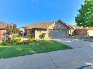 972 Pinebrooke Ct, Norman, OK 73072
