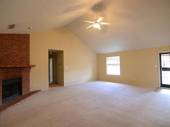 4th image of 1808 Erinn Pl