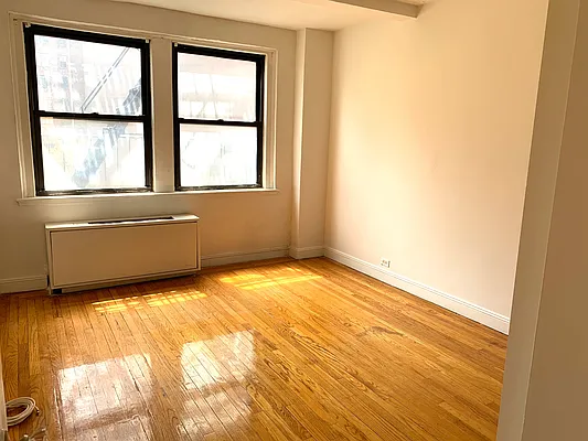 Rented by Bond New York | media 13