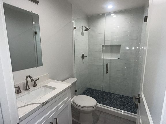 5th image of 6243-65 Vineland Ave #65VI2