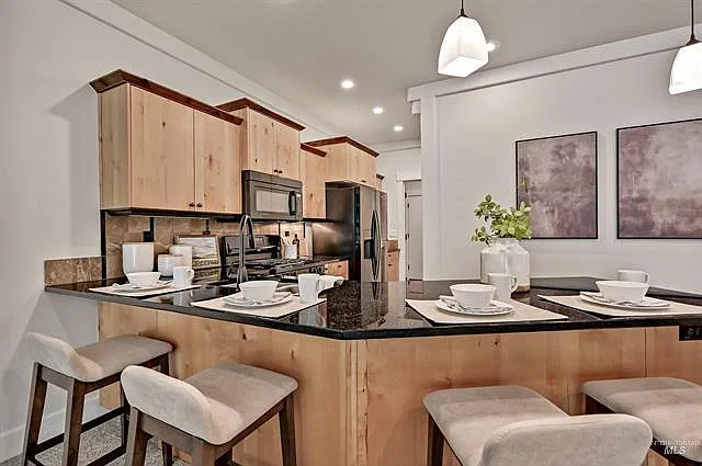 3 bed, 1650 sqft, $2,210 — Photo 4