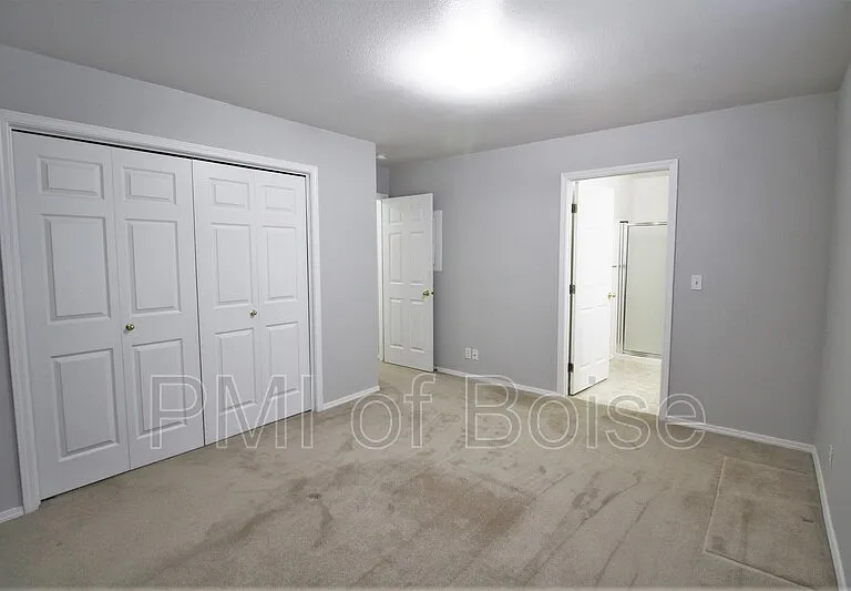8931 W Irving St #201 — Photo 11