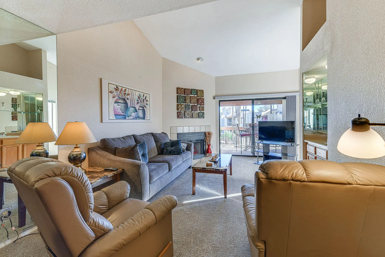 2 bed, 2.0 bath, 1140 sqft, $2,322 — Photo 1