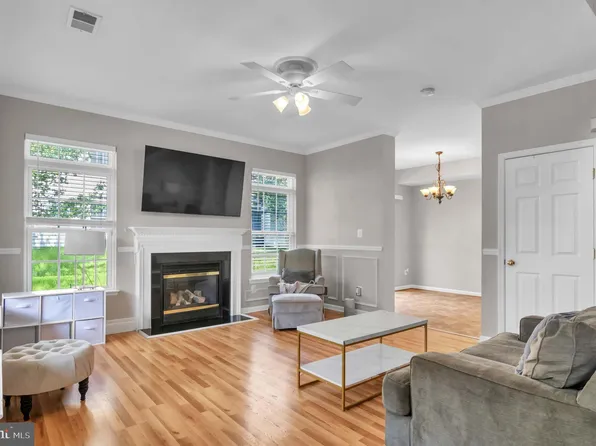 12947 Correen Hills Dr, Bristow, VA 20136