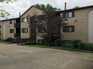 2050 Woodtrail Dr APT 52, Fairfield, OH 45014