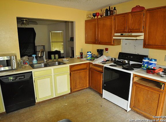 4th image of 282 Burlington Dr