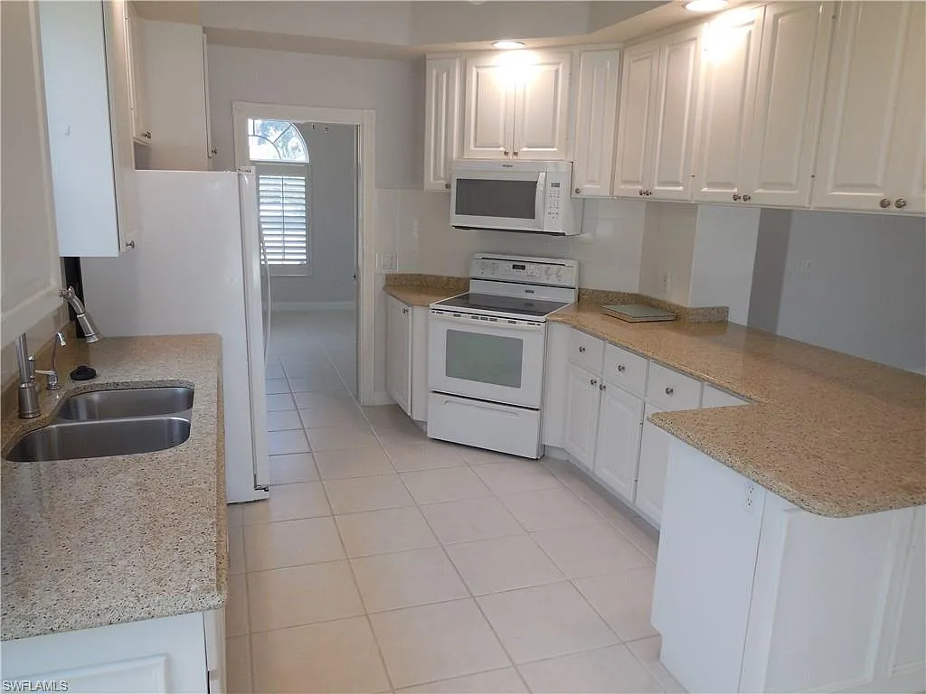 3 bed, 2.5 bath, 2000 sqft, $3,800 — Photo 3