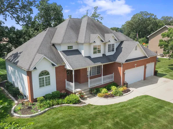 7129 Boardwalk Cir, Winfield, IN 46307