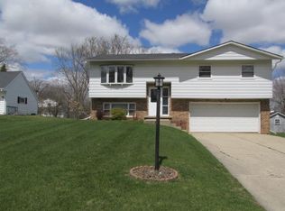 1932 Middlebury Rd, Freeport, IL 61032