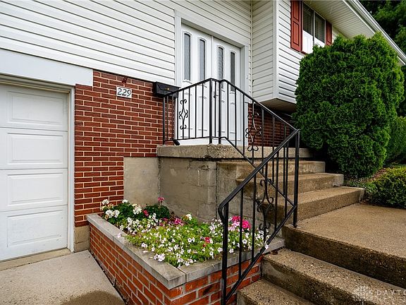 4th image of 229 Blair Dr