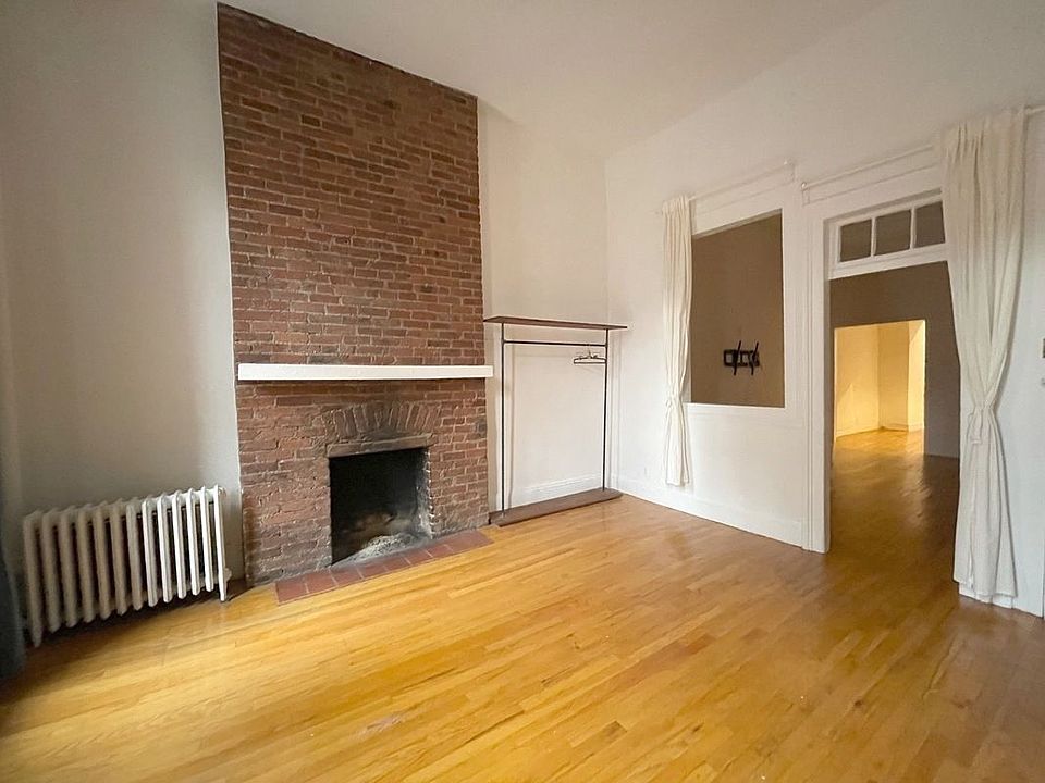 1st image of 49 Jane St #3