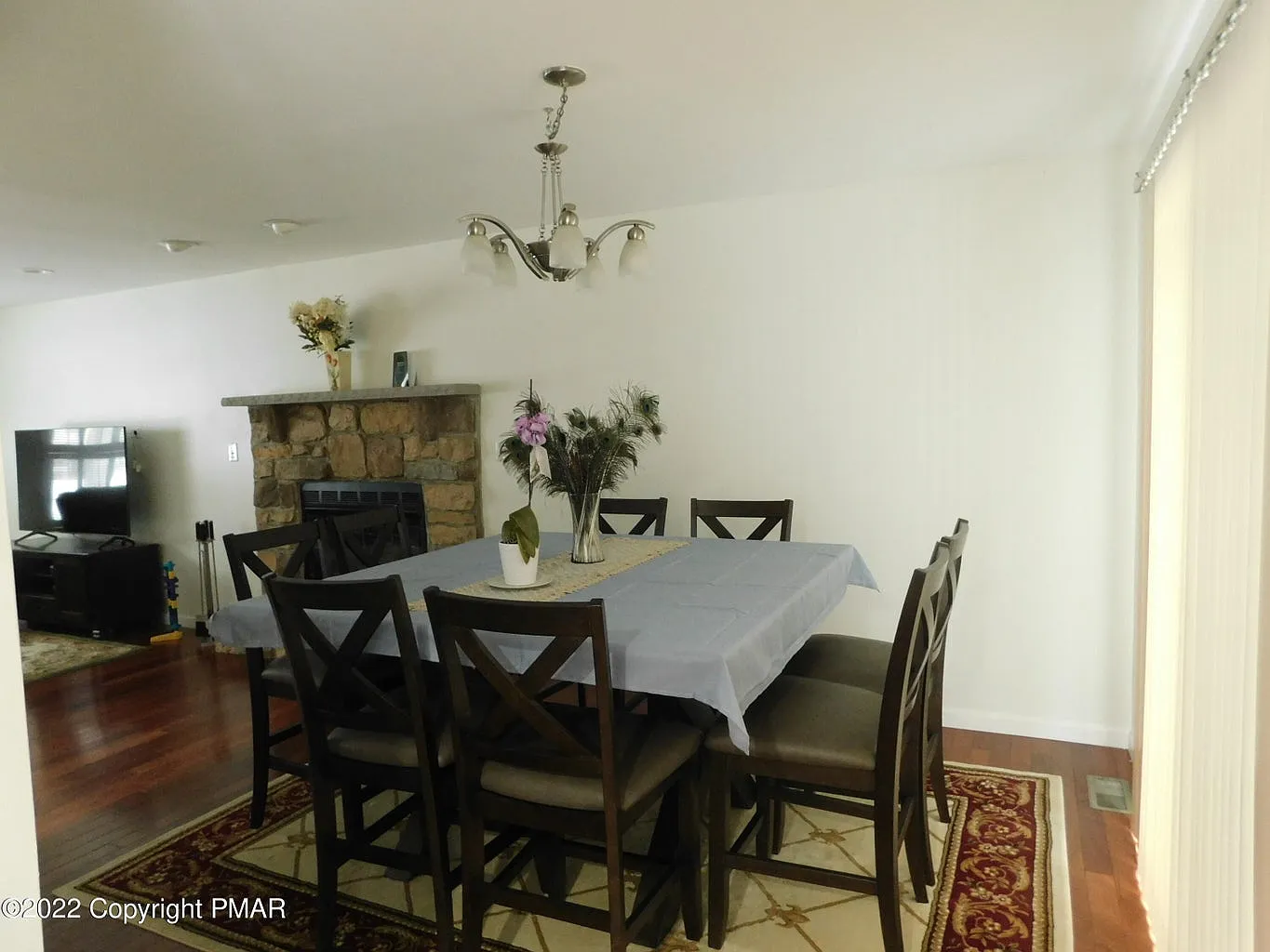 4 bed, 2707 sqft, $2,400 — Photo 3