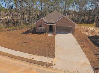 5302 Overland Dr, Biloxi, MS 39532