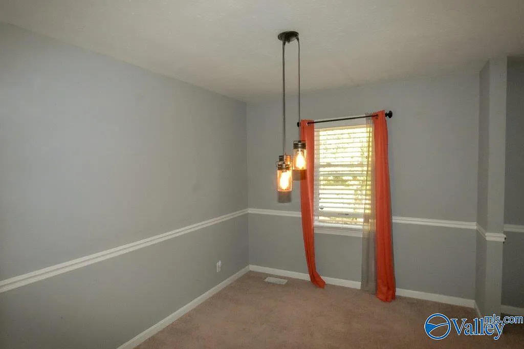 4 bed, 2.0 bath, 1800 sqft, $1,750 — Photo 4