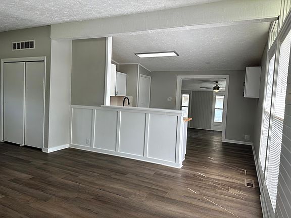 5th image of 1607 Elmhurst Dr