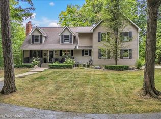 4100 Waterland Dr, Metamora, MI 48455