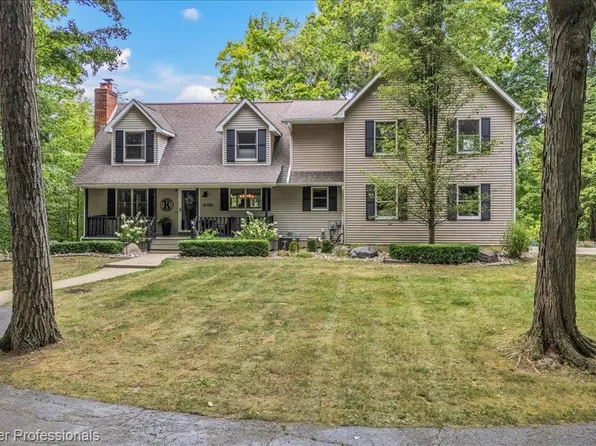 4100 Waterland Dr, Metamora, MI 48455